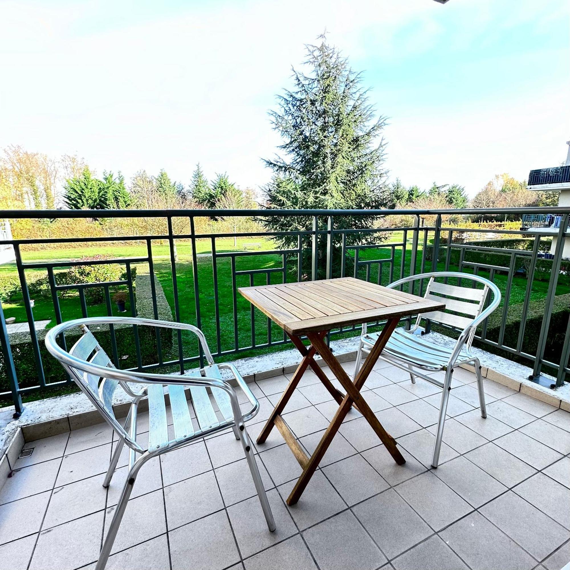 Beautiful Apartment * Parking* Disneyland 10 Min 몽테브랭 외부 사진